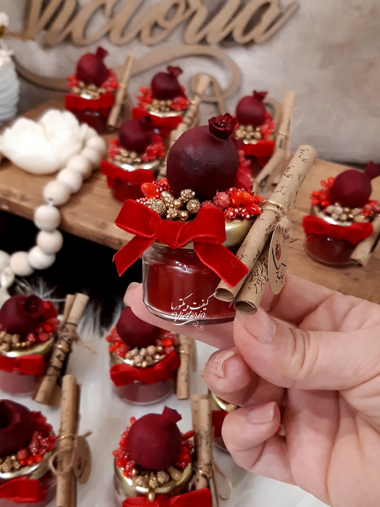 گیفت شمع شیشه‌ای یلدایی